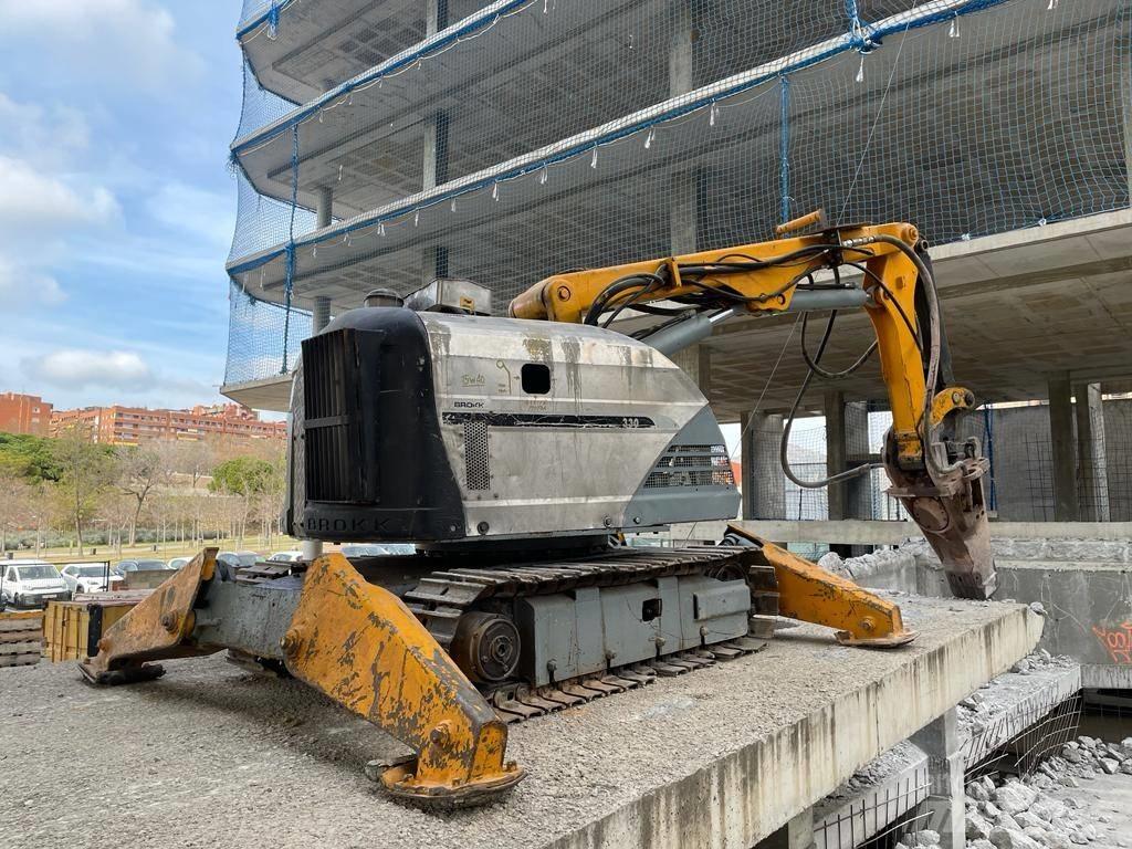 Brokk 330 Diesel Gravemaskiner for riving