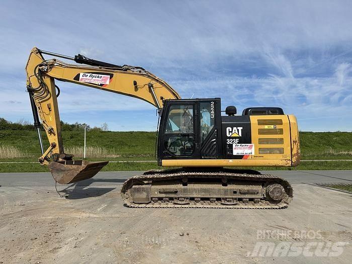 CAT 323FL Beltegraver