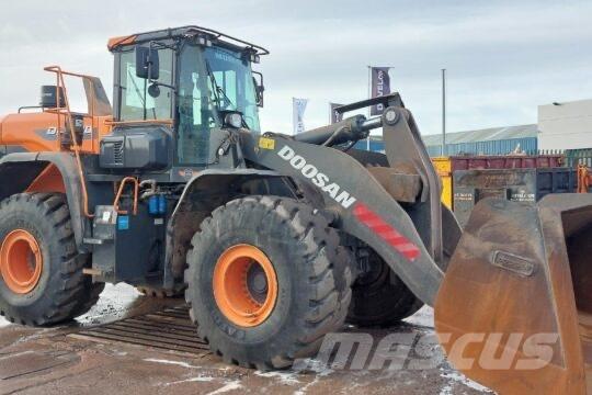 Develon DL 480-7 Traktorgravere