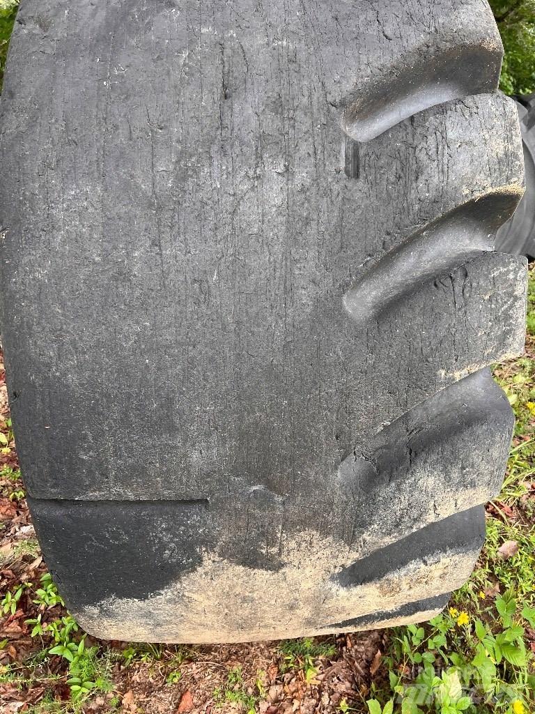  65/35X33 Firestone Dekk, hjul og felger