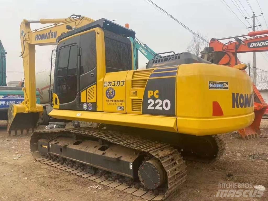Komatsu PC 220-8 Beltegraver