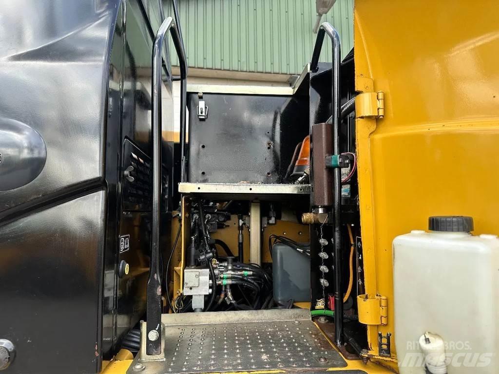 CAT M313D Hjulgravere
