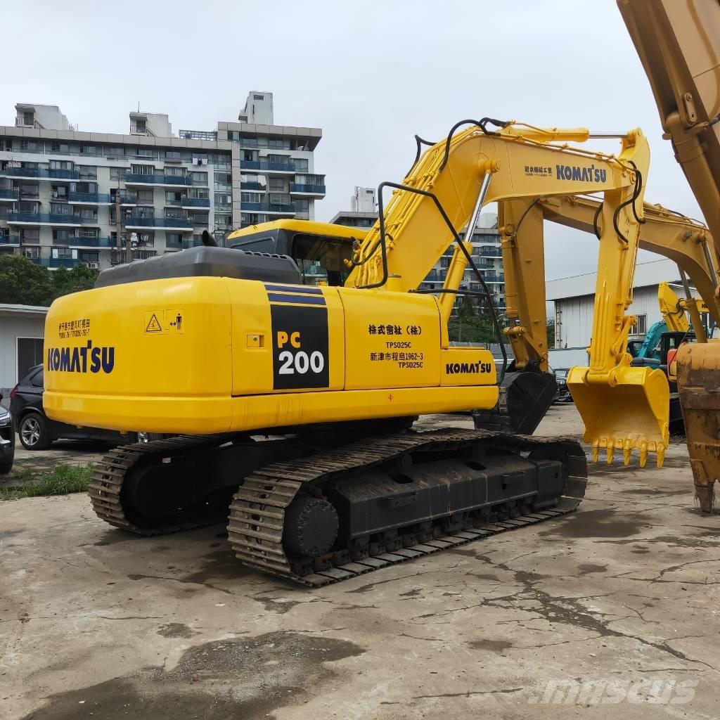 Komatsu PC200-7 Beltegraver