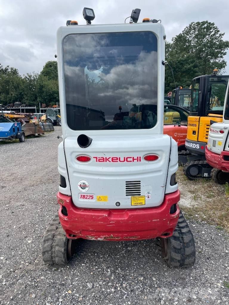 Takeuchi TB 225 Minigravere <7t