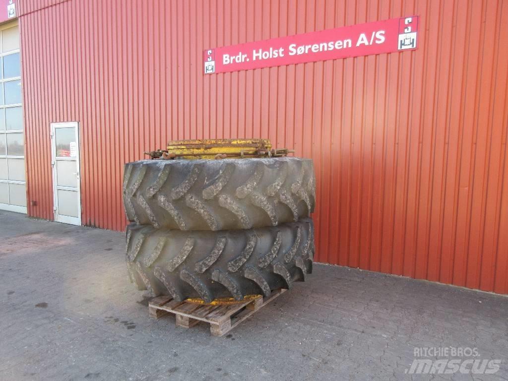Firestone 20.8-38 Dekk, hjul og felger