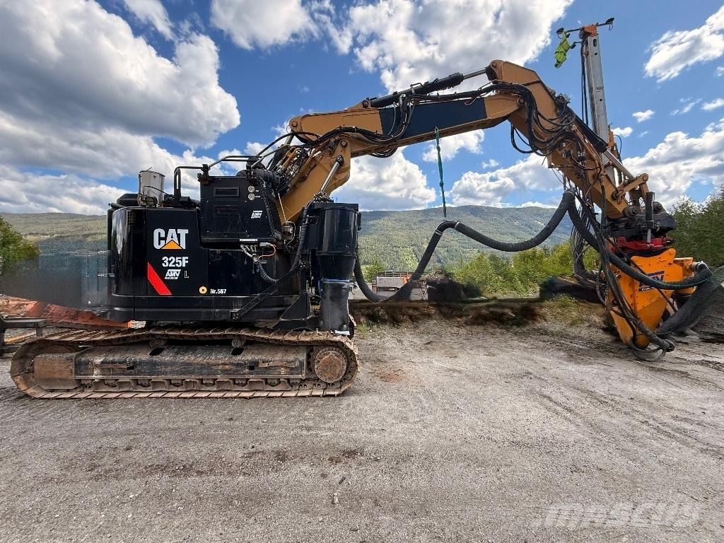 CAT 325 FL CR Spesialtilpassede gravemaskiner