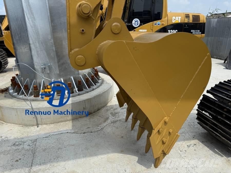 CAT 320B Beltegraver