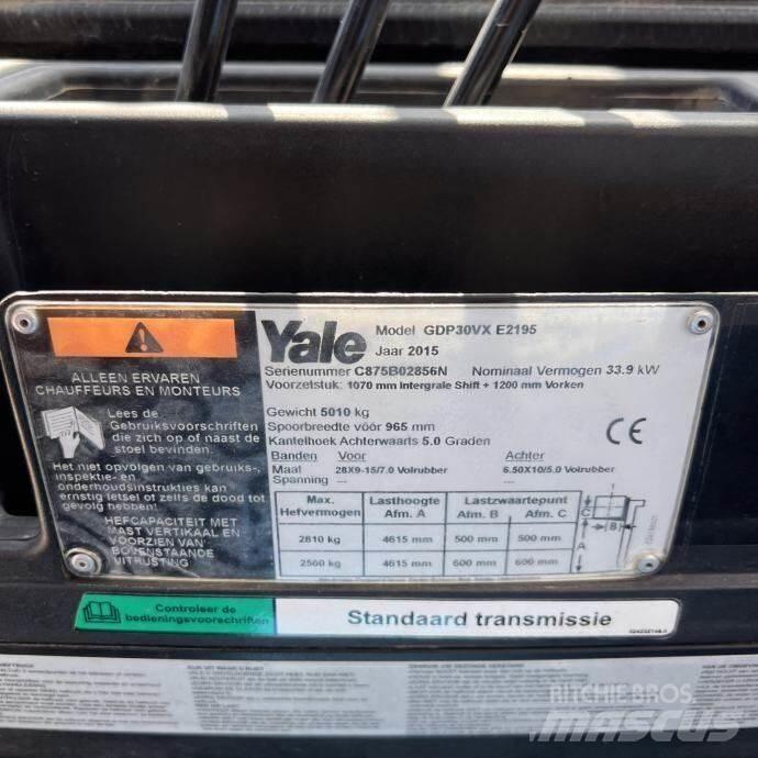 Yale GDP30VX Diesel Trucker
