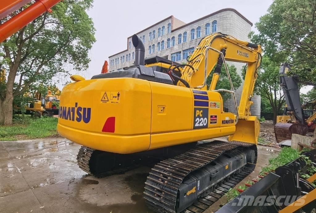 Komatsu PC 220-7 Beltegraver
