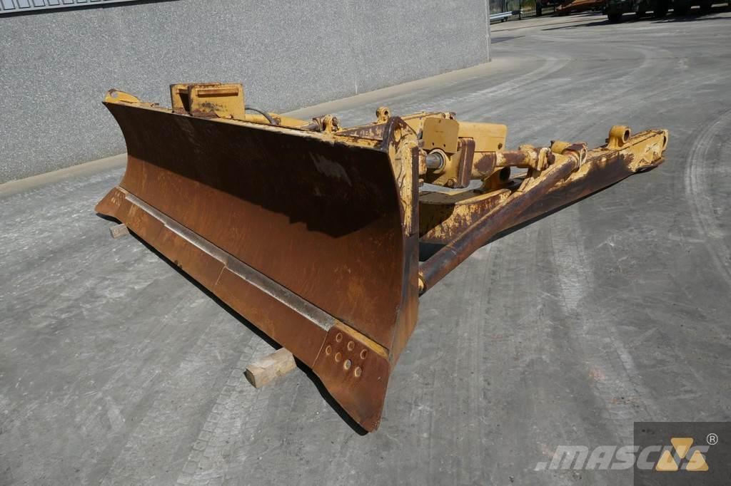 CAT D8T Blade Kniver