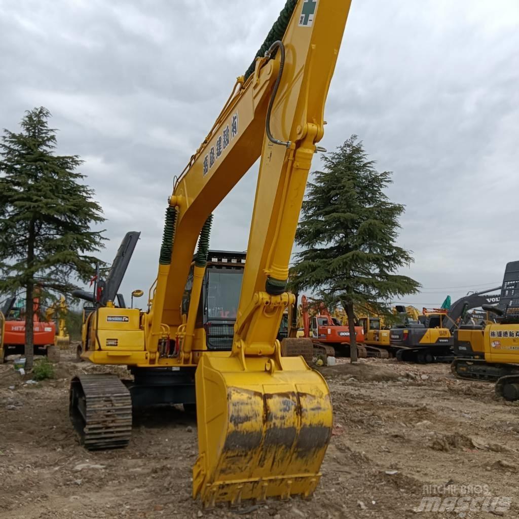 Komatsu PC 220-8 Beltegraver