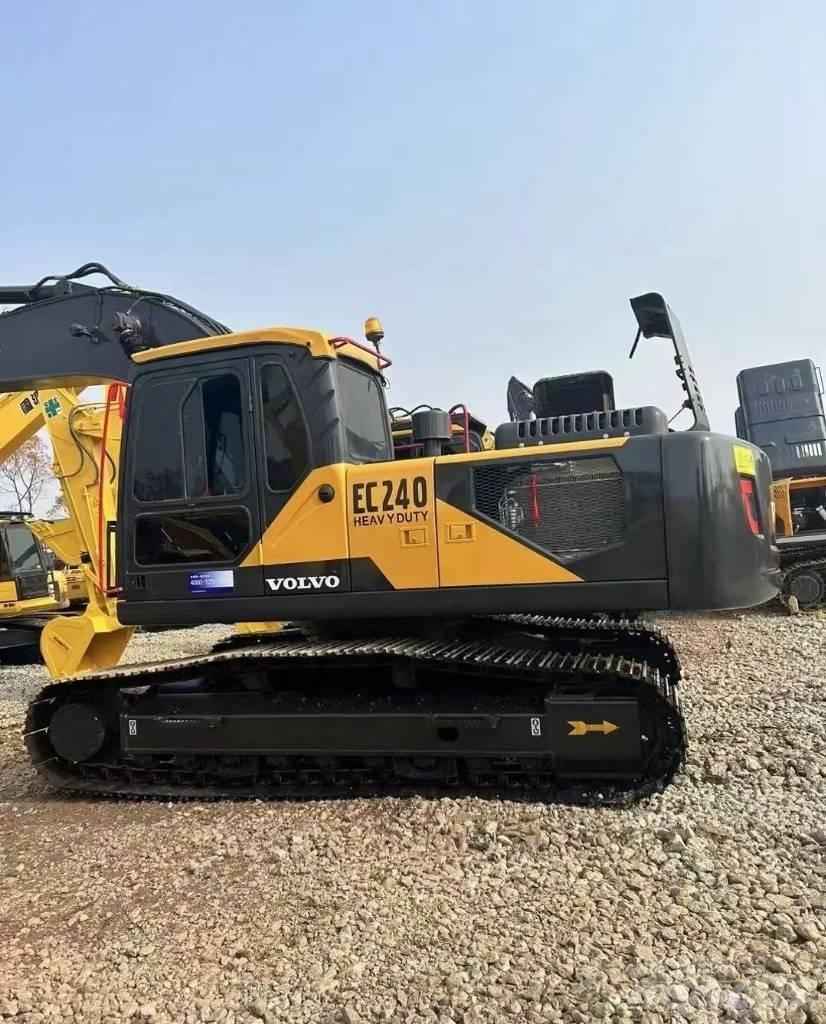 Volvo EC 240 Beltegraver