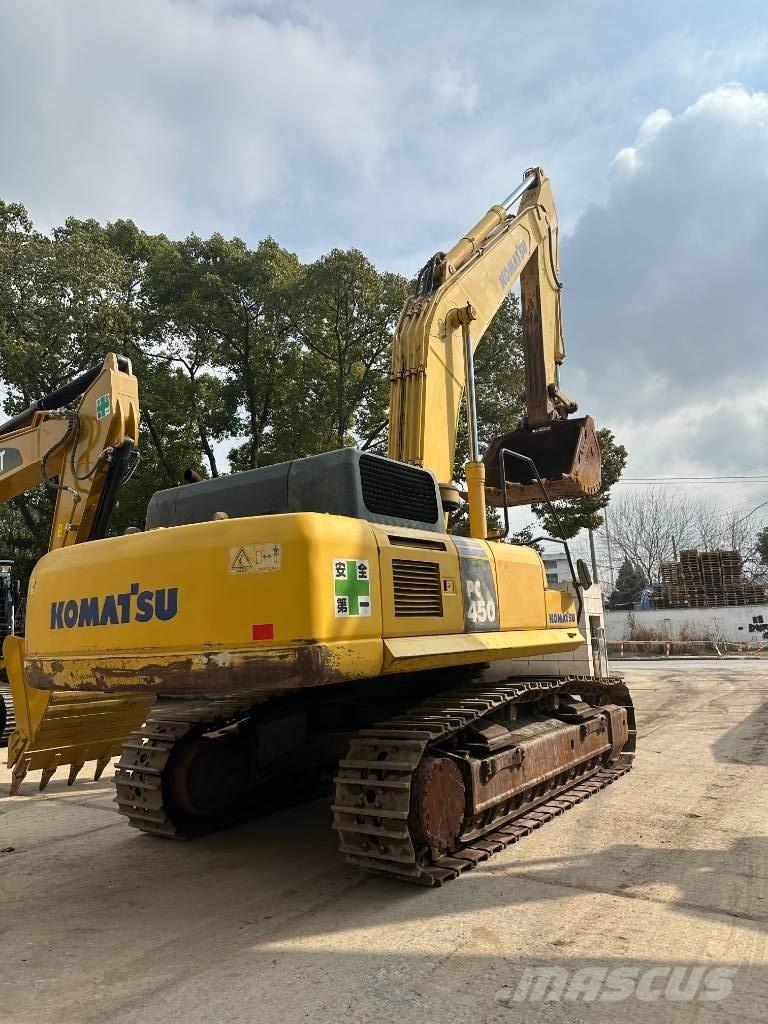 Komatsu PC 450-8 Beltegraver