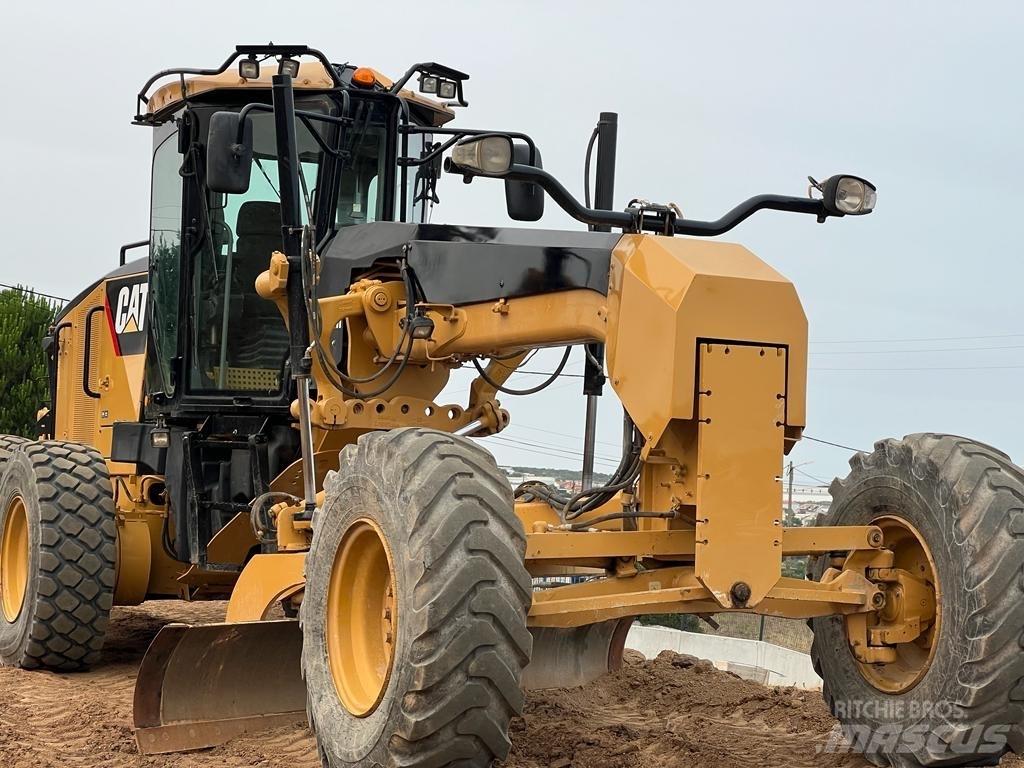 CAT 120 M Veihøvler
