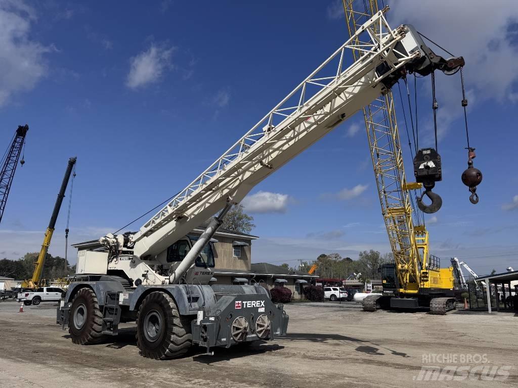 Terex RT 670 Røff terreng kraner