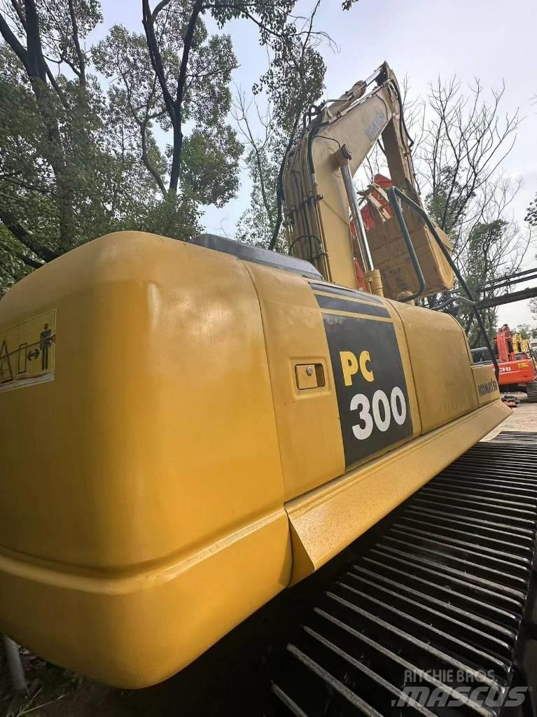 Komatsu PC 300 Beltegraver