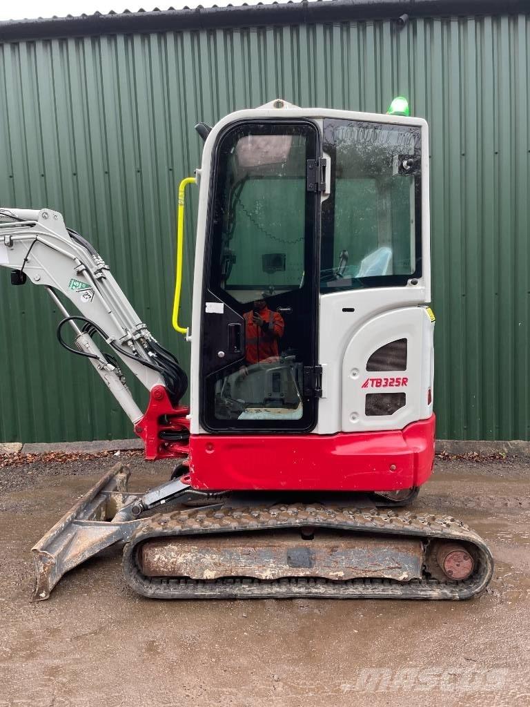 Takeuchi TB 325 R Minigravere <7t