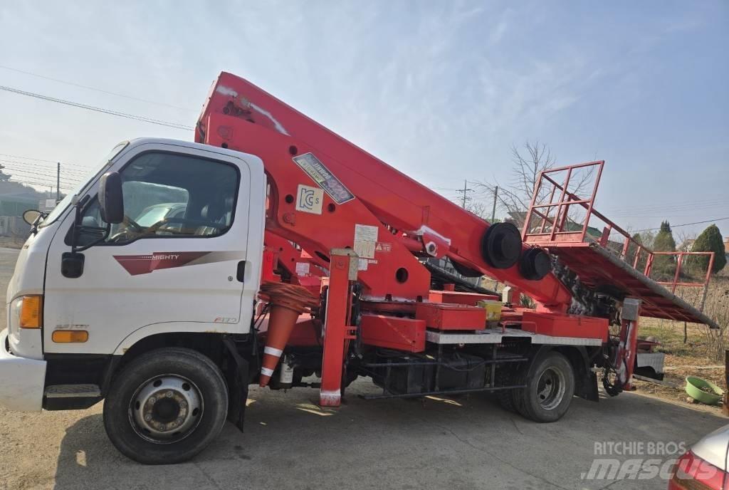 Jinwoo JW320 Bilmontert lift