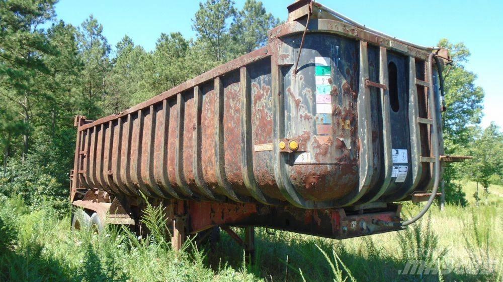 Fruehauf 26 Foot Tipphengere