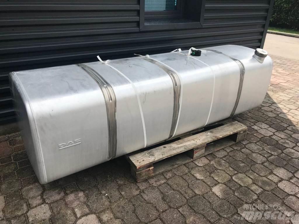 DAF 850 L Drivstoff og additiv tanker