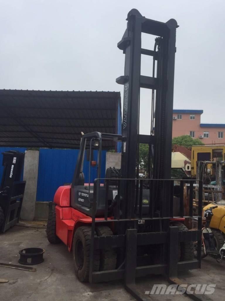 Toyota 8 Ton Diesel Trucker