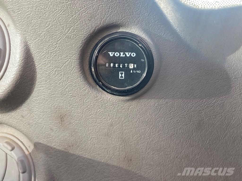 Volvo EC 140 DL Beltegraver