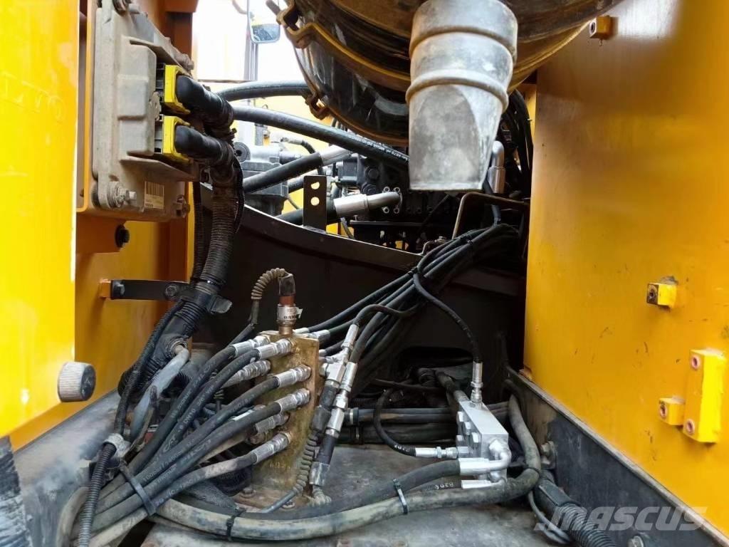 Volvo EC 300 D L Beltegraver