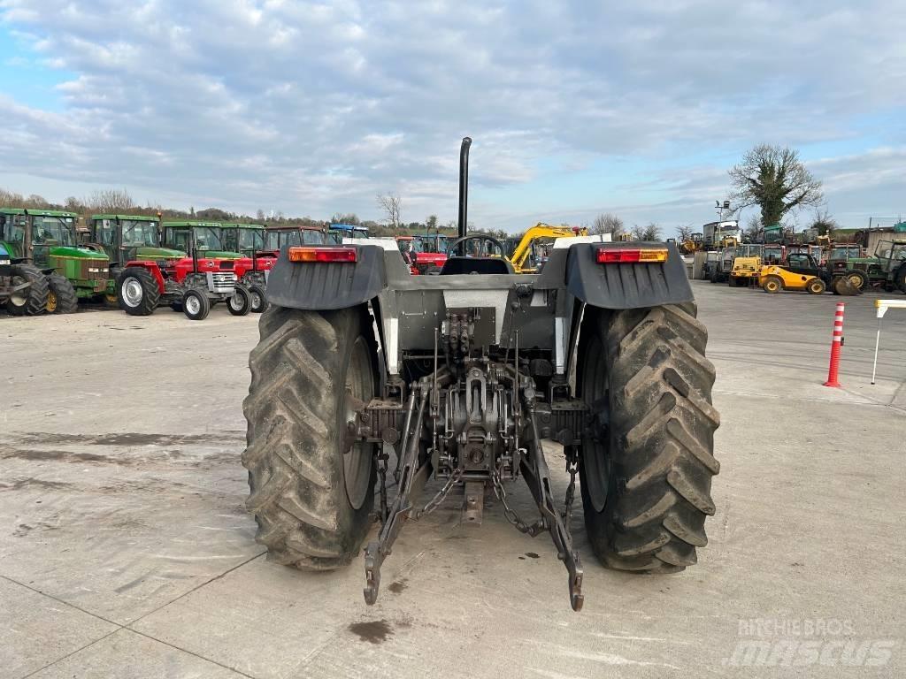 Massey Ferguson 375 Traktorer