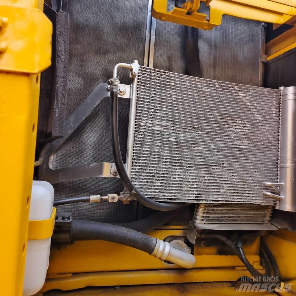 Komatsu PC 200-8 Beltegraver