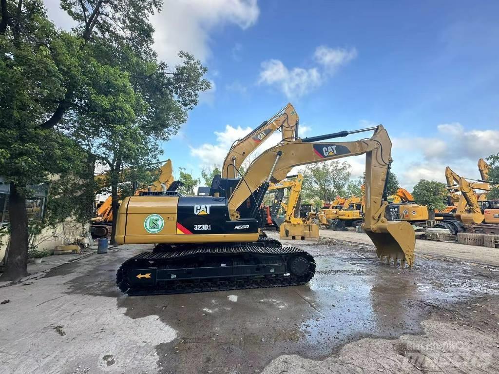 CAT 323 D Beltegraver