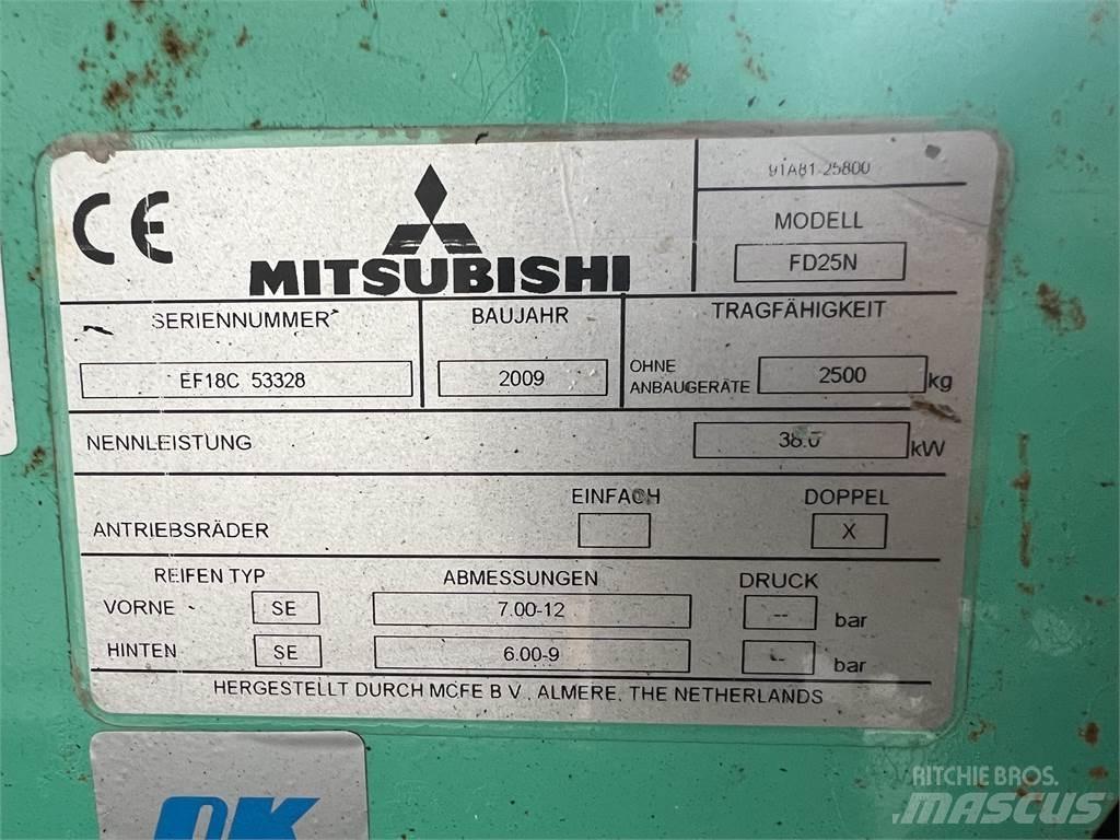 Mitsubishi FD25N Diesel Trucker