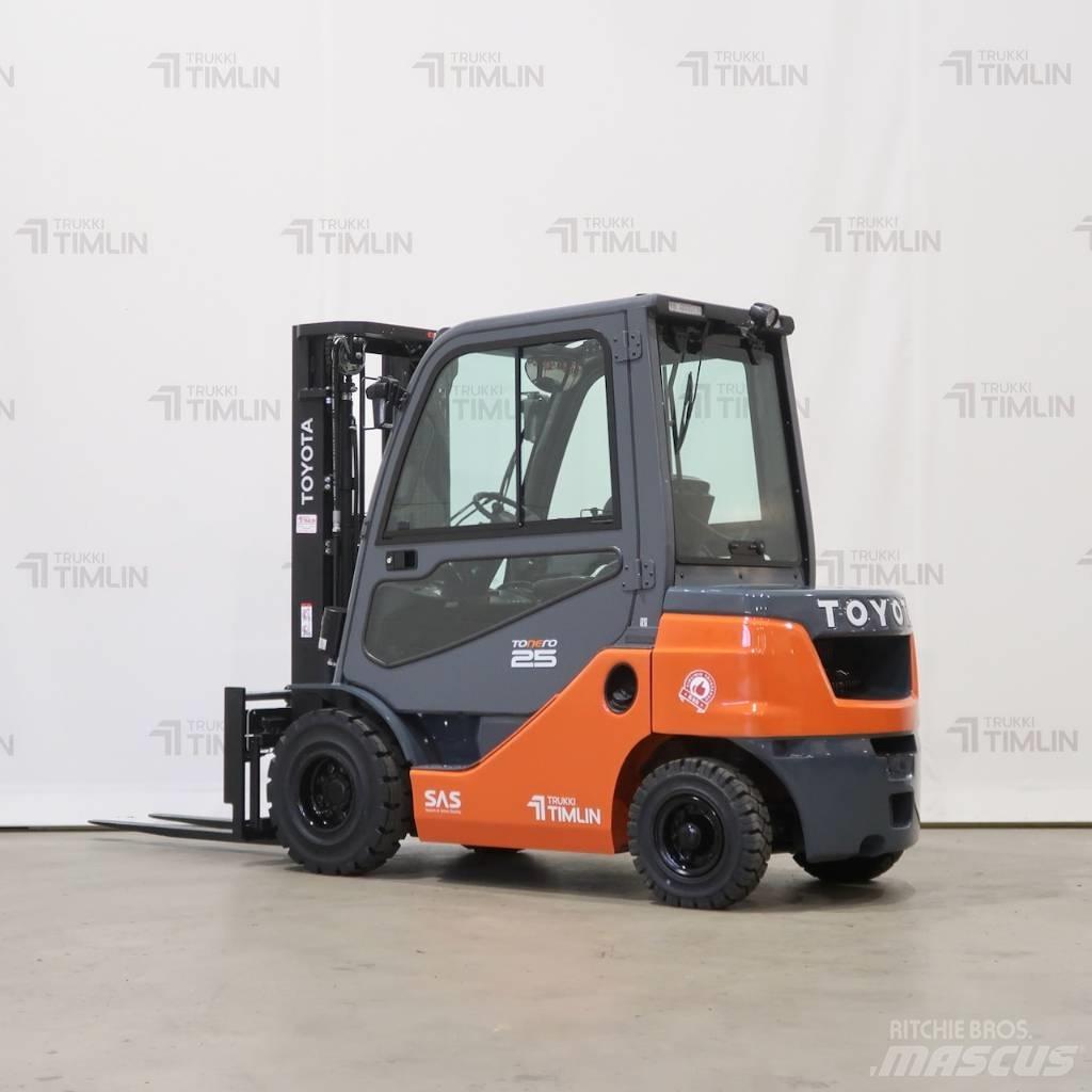 Toyota 52-8FDF25 Diesel Trucker
