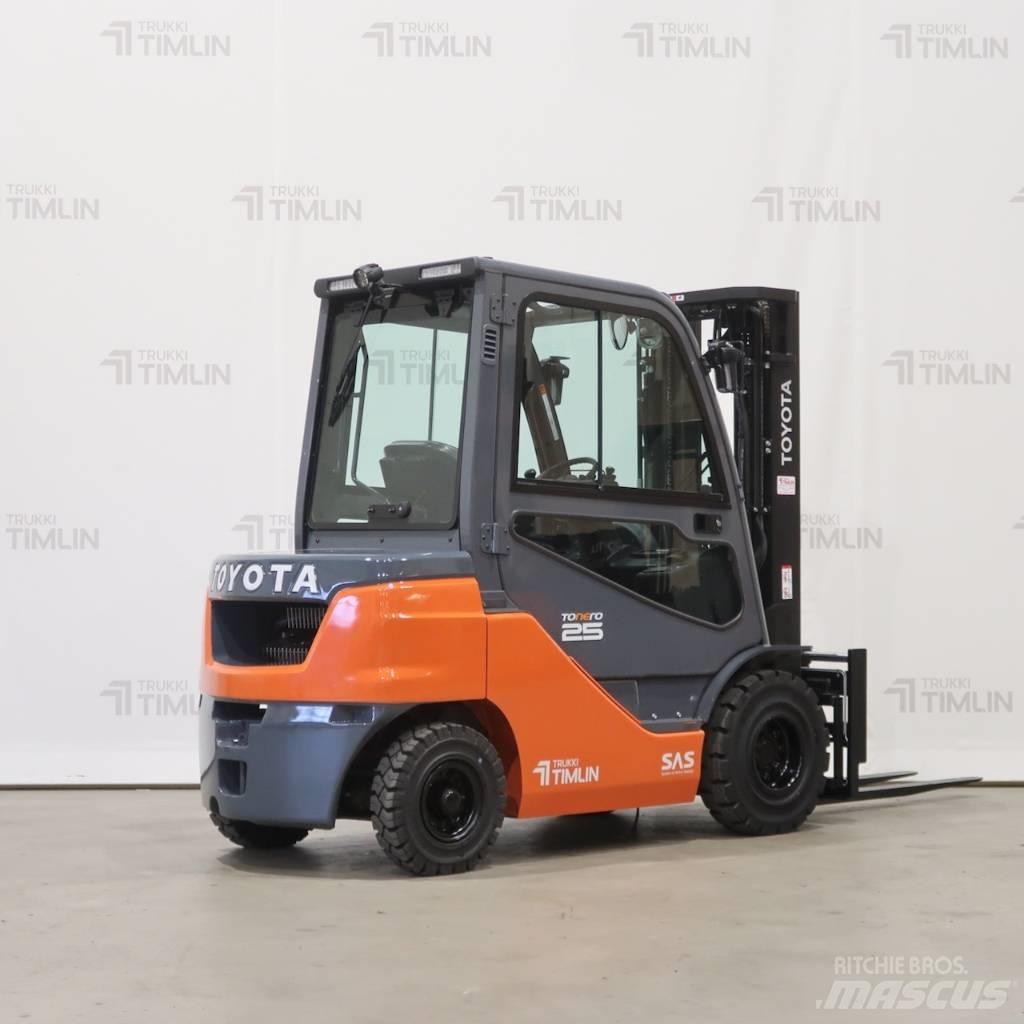 Toyota 52-8FDF25 Diesel Trucker
