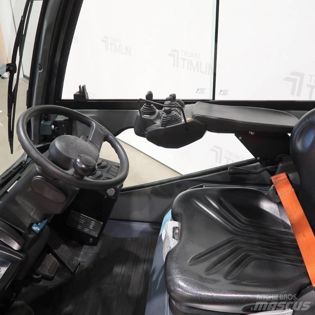 Toyota 52-8FDF25 Diesel Trucker