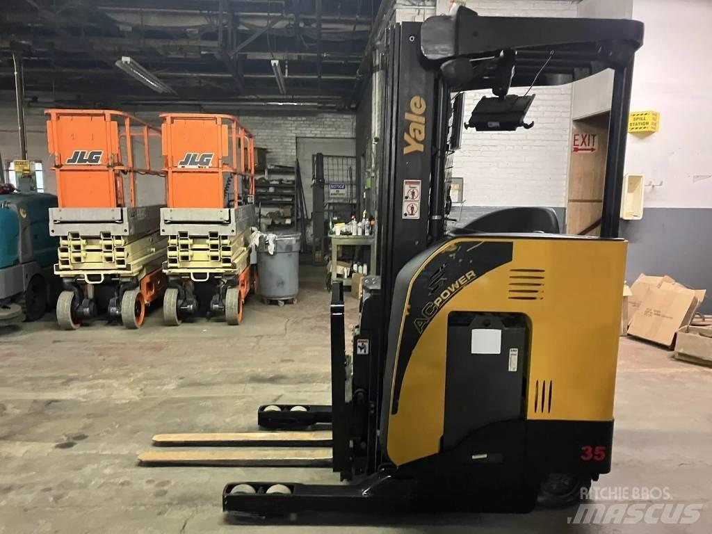 Yale NR035 Skyvemasttruck