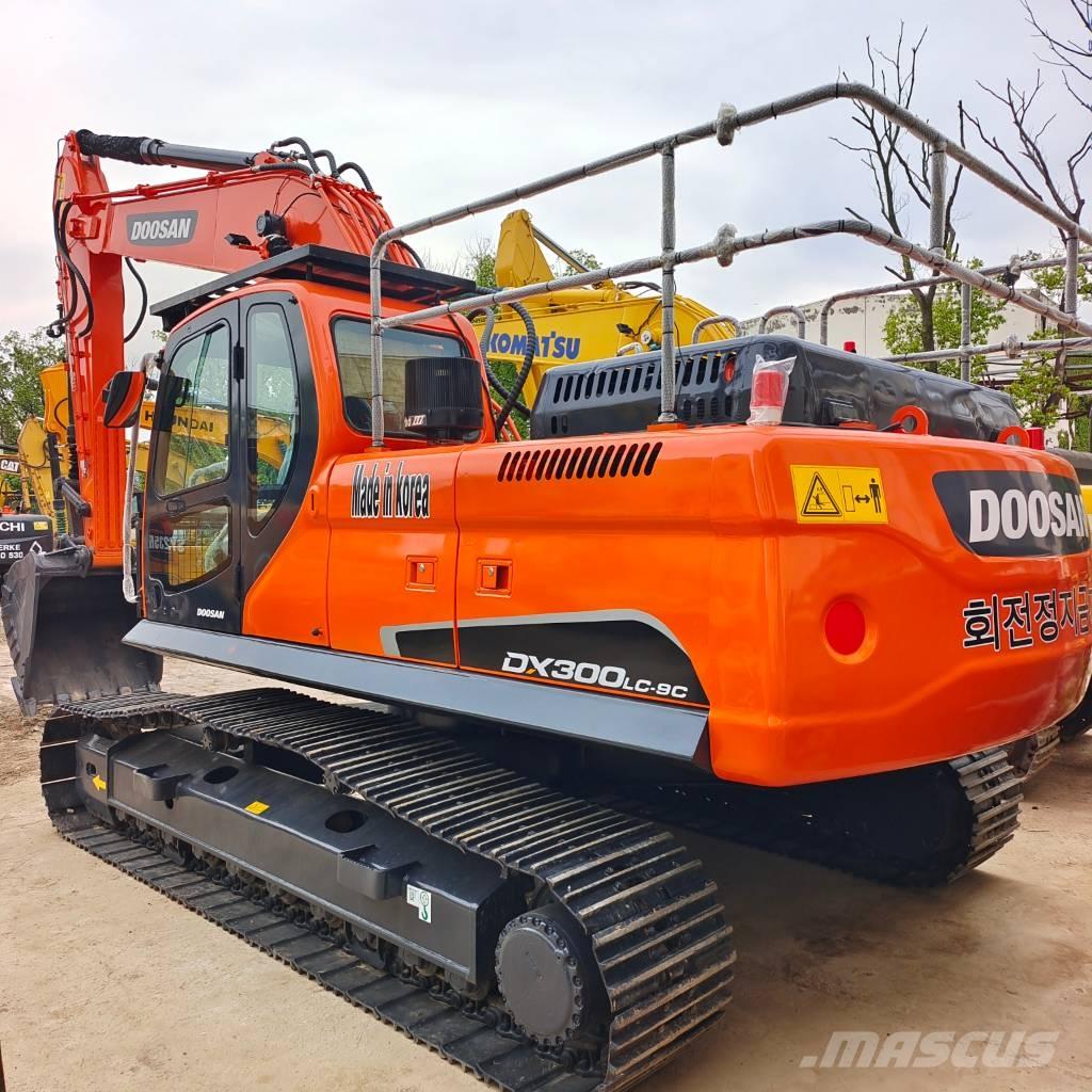 Doosan DX 300LC-9C Beltegraver