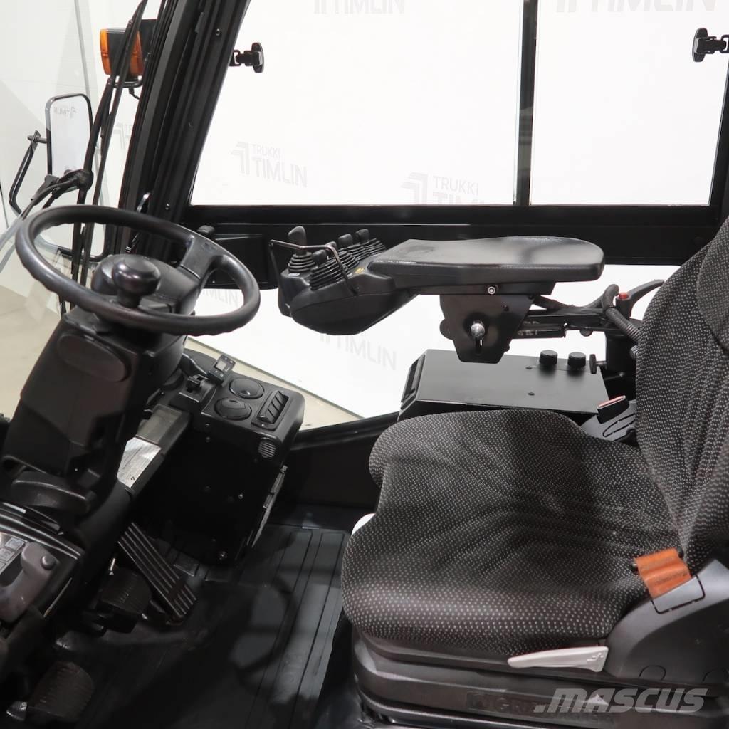 Toyota 40-8FD40N Diesel Trucker