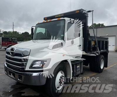 Hino L7 Tippbil