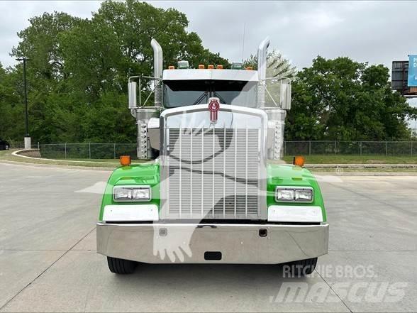 Kenworth W900L Trekkvogner
