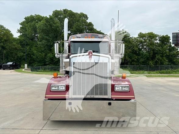 Kenworth W900L Trekkvogner