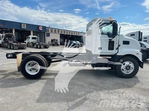 Mack MD6 Chassis
