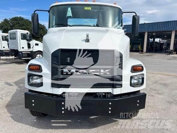 Mack MD6 Chassis