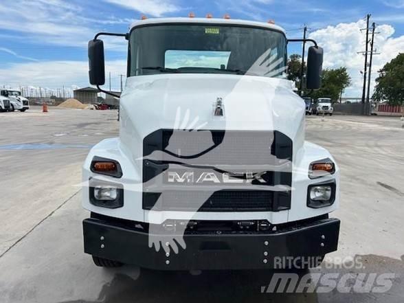 Mack MD6 Chassis