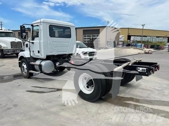Mack MD6 Chassis