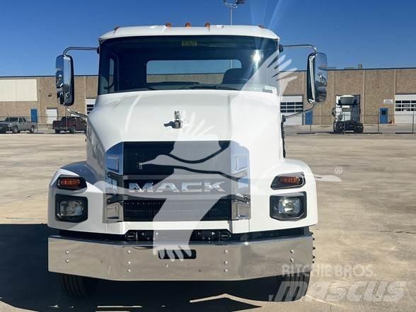 Mack MD6 Chassis