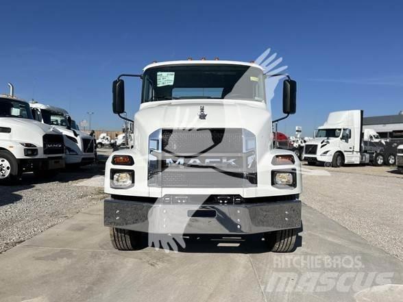 Mack MD6 Chassis