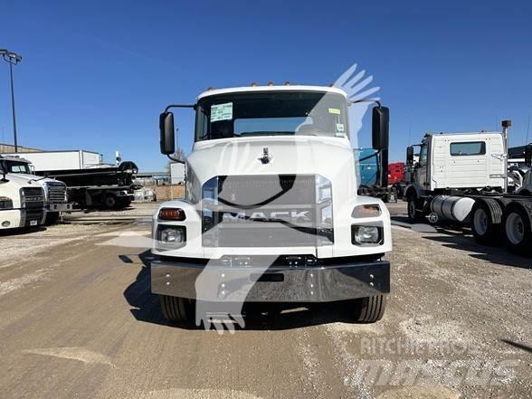 Mack MD6 Chassis