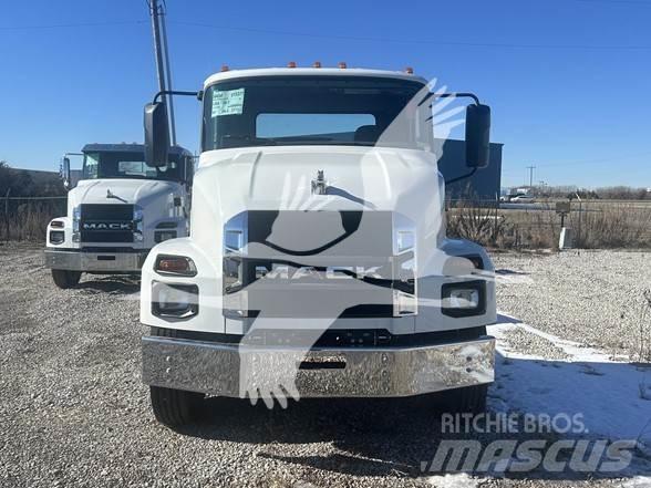Mack MD6 Chassis