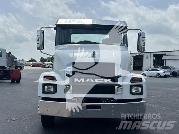 Mack MD6 Chassis