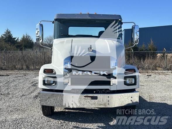 Mack MD6 Chassis